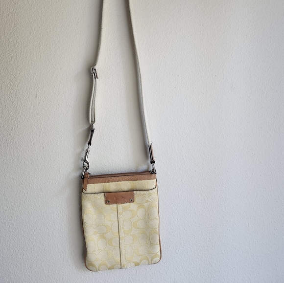 Coach Bag - Picture 2 of 6